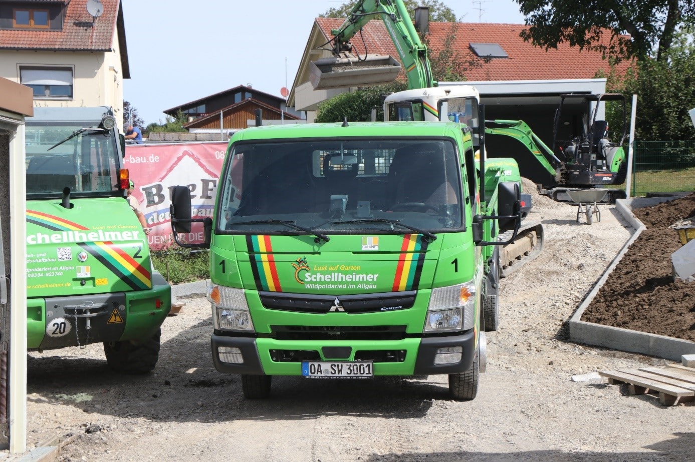 Schellheimer Garten- und Landschaftsbau GmbH gjør realitet av hagedrømmene til kundene sine. For transportoppgaver satser GaLaBau-proffene på FUSO Canter.